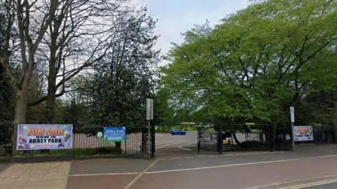 Google Entrance to Abbey Park