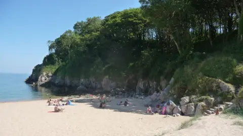 Jeremy Bolwell/Geograph Barafundle Bay