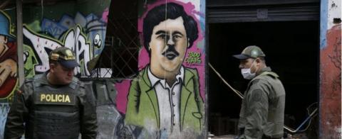 Pablo Escobar's brother asks to review Netflix's Narcos - BBC News