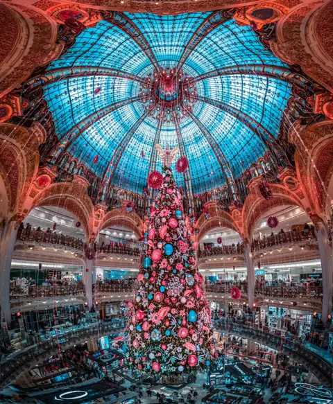Sarah Fouracres Galeries Lafayette, Paris