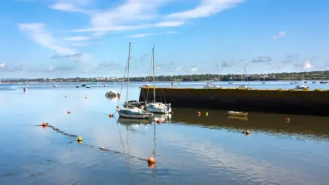 ianwool/Getty Starcross