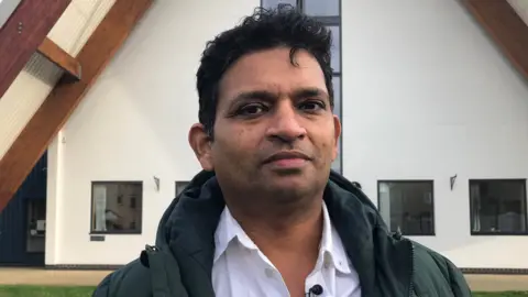 Emma Baugh/BBC Mahesh Hettiarachchi