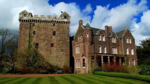 Jay Wingfield Comlongon Castle