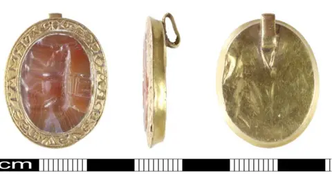 Portable Antiquities Scheme Medieval Gold Seal Matrix