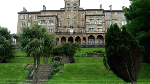 JThomas Glenburn Hotel, Bute