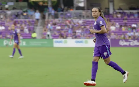 Claudia Jardim Marta playing for Orlando Pride