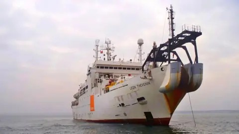 Chamarel Marine Services (CMS) Leon Thevenin