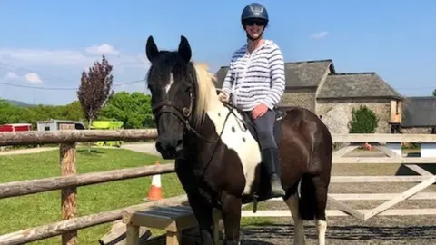 Vanessa Kelly Vanessa Kelly riding her horse