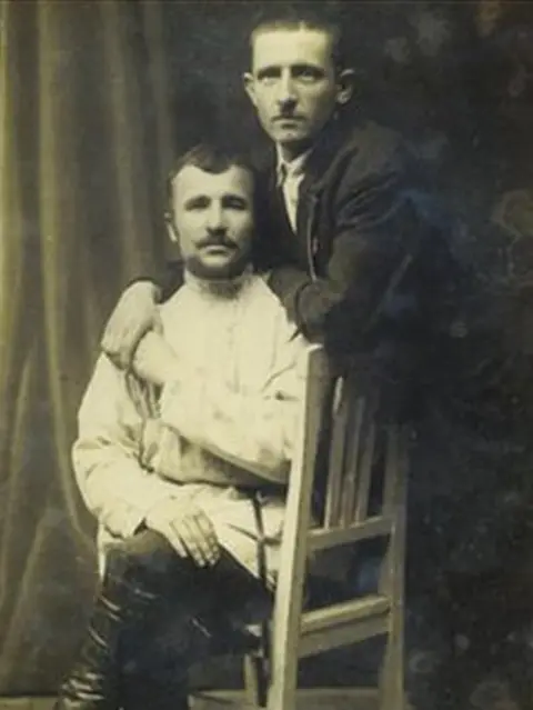 Olga Khoroshilova Members of the Petrograd gay community's 'simple class'