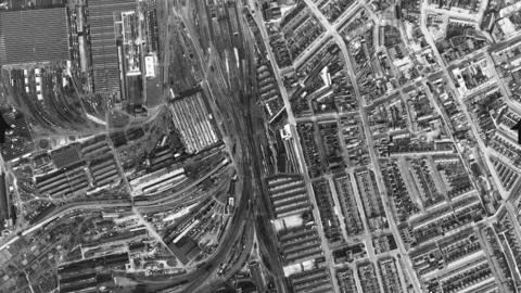 Aerial photos from Wiltshire in WW2 made available for first time - BBC