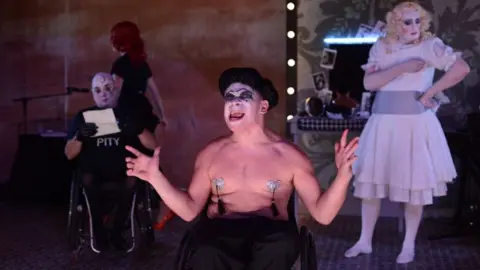 Tommy Ga-Ken Wan Blanche & Butch