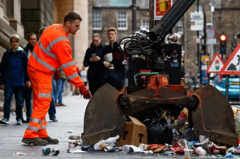 Getty Images rubbish clean-up in Edinburgh