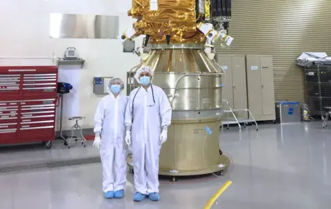 NASA/JPL-Caltech Lien Pham and a colleague