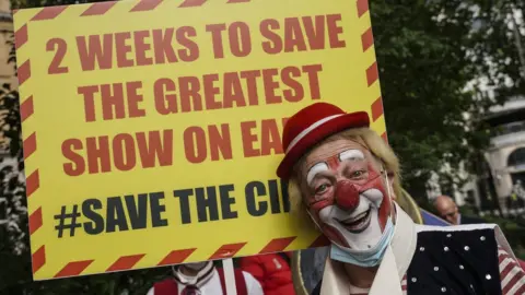 Jeff Moore/Borkowski Circus performer in rally