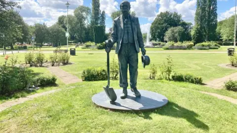 Brian Farmer/BBC Statue of Sir Ebenezer Howard - by sculptor Ben Twiston-Davies - in Welwyn