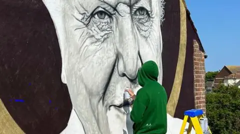 W.Ave Arts Artist Abraham.O1 creates mural, St Leonards