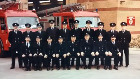 76cb23d0-9a24-11f0-b7a7-6962c574e78f.jpg 'We tackled fires for decades