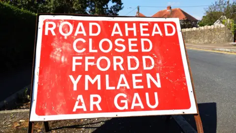 North Wales Road closures do not mean drive on grass say police