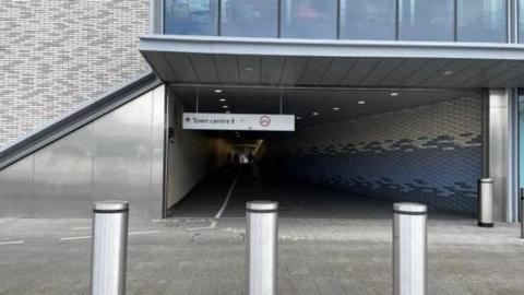 Reading station underpass