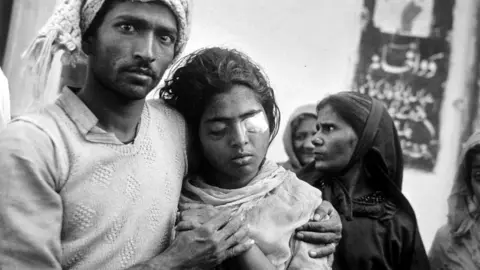 Alamy The 1984 gas leak in India's Bhopal city killed around 3,500 people and impacted thousands of others. Activists say its ill-effects continue to impact lives in Bhopal. 