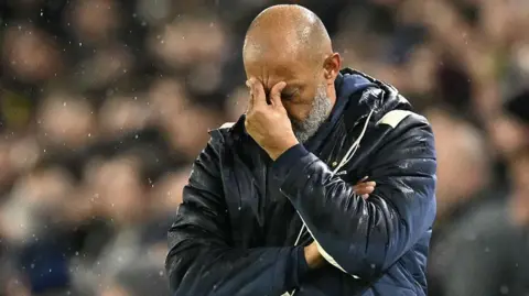 Nuno Espirito Santo reacts on the touchline