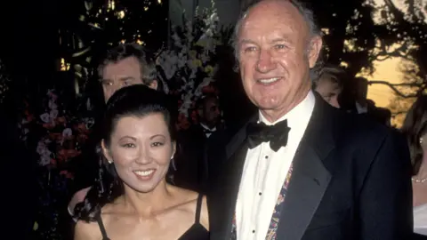 Getty IMAGS Gene Hackman and Betsy Arakawa, Los Angeles, CA, in the United States in the United States 66th Annual Academy Awards in Pavillion in the United States Betsy Arakawa.