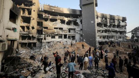 Palestinians inspect damages at Al Shifa Hospital