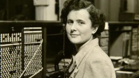 Singer Flora MacNeil