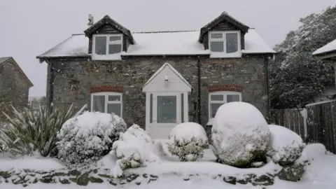 Fronheulog Caravan Park/Facebook A house in Lake Vyrnwy