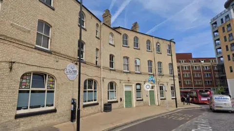 Google The Warren Youth Project in Hull