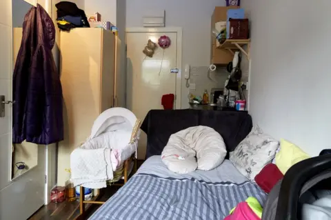 Katie Wilson The bedroom of Amelie and her baby