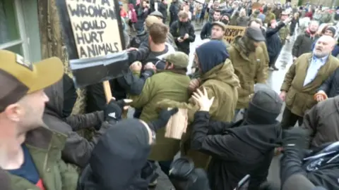 Urban Pictures Clashes at Avon Vale Hunt meet in Lacock