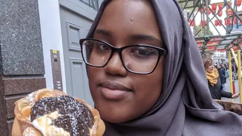 Sumaya Tarabi Sumaya Tarabi