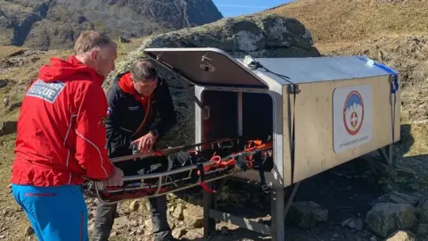 Keswick MRT Sty Head stretcher box