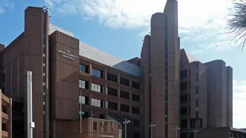 STEPHEN HARRISON/GEOGRAPH Liverpool Crown Court exterior