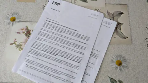 Carta dos administradores informando aos clientes que os Planos de Mãos Seguras falharam