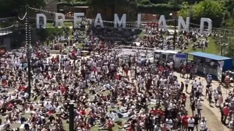 Dreamland fans at Dreamland