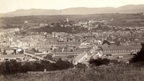 Newry and Mourne Museum Newry was an important port town in the early part of the 20th Century (photo circa (1900-1910)