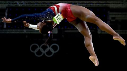 Simone Biles, La Extraordinaria Vida De La Gimnasta Olímpica Que Superó ...