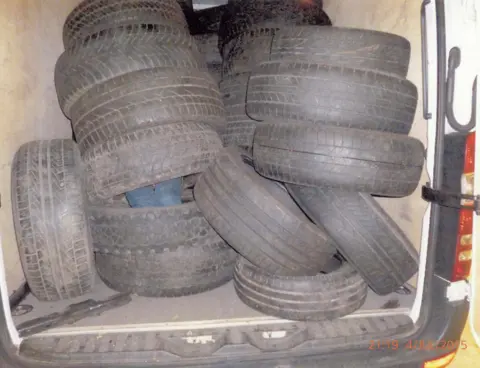 Home Office Vietnamese migrants hidden in van-load of tyres