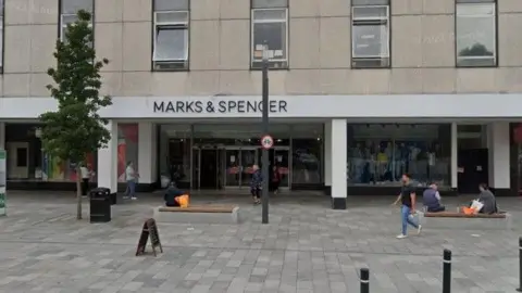 Marks and Spencer: Sadness as Bristol store closes after 70 years - BBC News