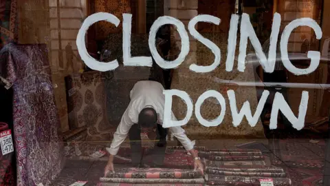 Getty Images Shop with closing down sign