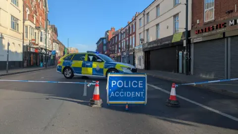 Cordon and police car in Alftreton Road