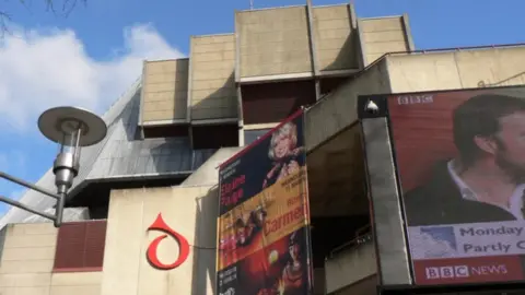 Mick Lobb/ Geograph St David's Hall