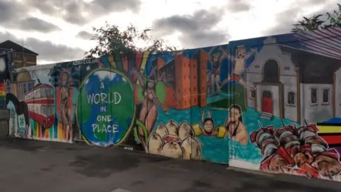 LDRS Street art on hoardings around the Central Pool site in Reading