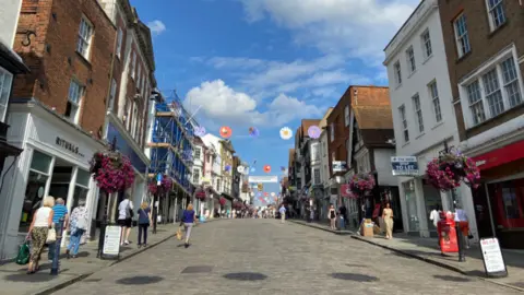 Emily Coady-Stemp/BBC Guildford High Street on a sunny day