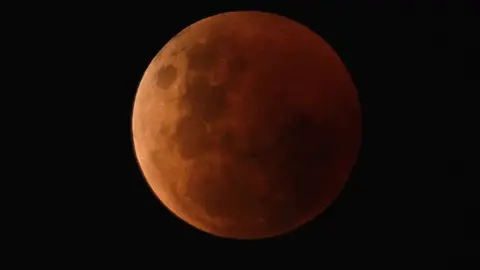 Blood moon seen from Melbourne, Australia, 8 November 2022