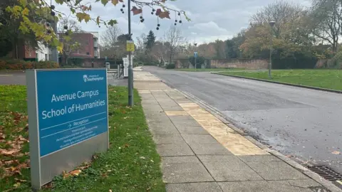 LDRS A view of University of Southampton's Avenue Campus in Highfield Road on an overcast day. 