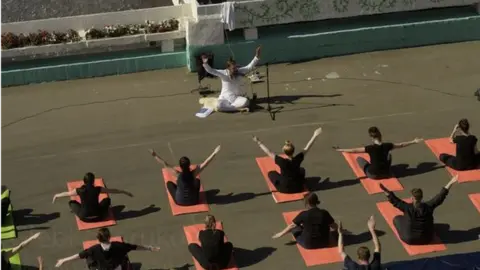 fsin.su Moscow remand prisoners practice yoga, 2018