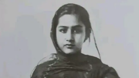 Shams Ur Rehman Alavi Foto putri Abida Sultan